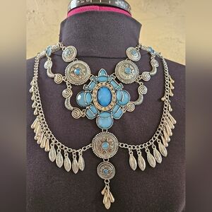 LARGE FANCY NECKLACE
